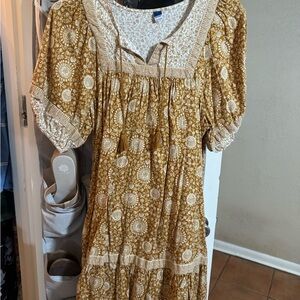Old Navy Women's Mini Dress in Mustard and Cream